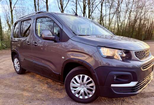 Peugeot 1.2 PureTech Allure Gekeurd