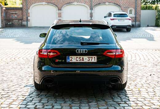 Audi RS4 4.2 V8 FSI Quattro S tronic