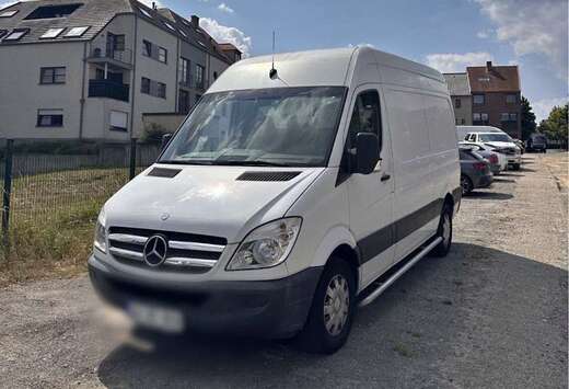 Mercedes-Benz 310 CDI - Automaat