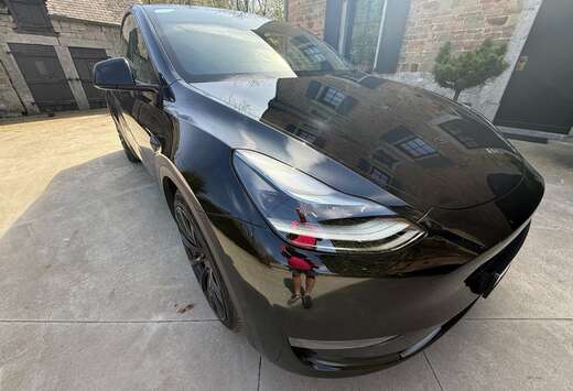 Tesla Model Y 72.5 kWh Dual Motor Performance (377 kW ...
