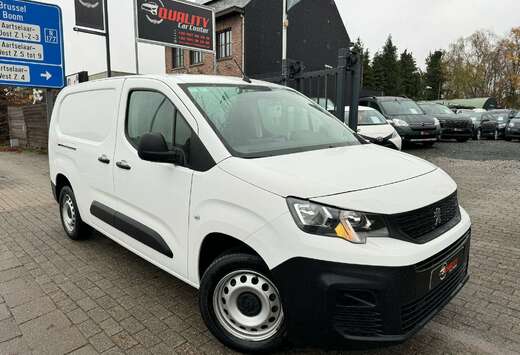 Peugeot 1.2 benzine  22000 km  XL   GEKEURD  GARANTIE