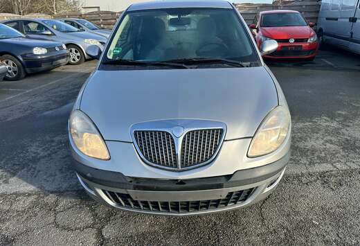 Lancia Ypsilon 1.2i 8v