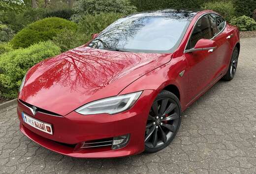 Tesla Model S 90 kWh Performance Dual Motor