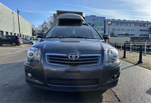 Toyota Avensis 2.2 D-4D Combi Executive