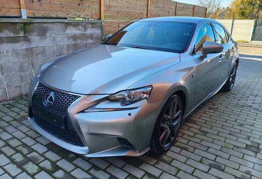 Lexus IS 300h F Sport