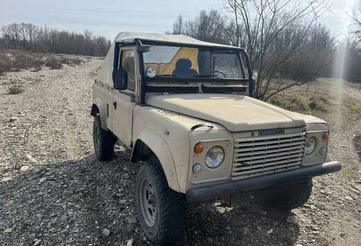 Land Rover Defender 2.5L Atmo RARE
