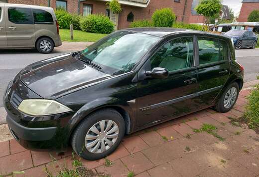 Renault Megane 1.4i 16v The Moon