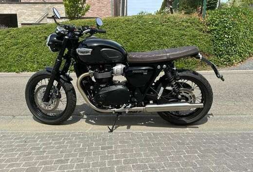 Triumph jet black