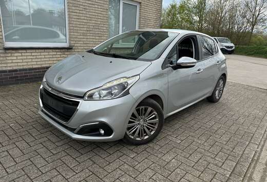 Peugeot 208 1.2i PureTech Style