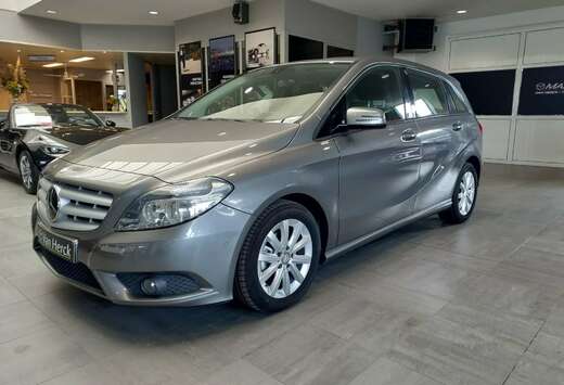 Mercedes-Benz 1.8i Blue Efficiency / Navi