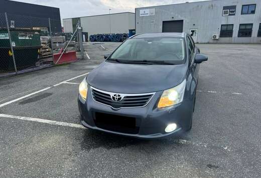 Toyota 2.0i Premium Multidrive S