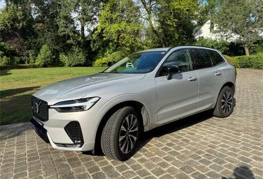 Volvo XC60 2.0 B4 MHEV Plus Dark