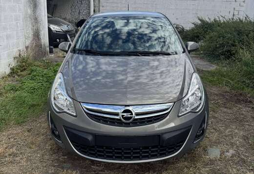 Opel Corsa 1.4i Cosmo
