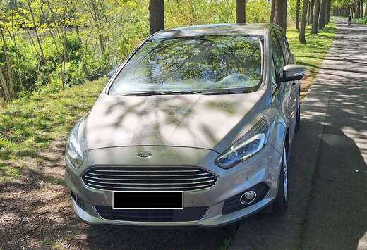 Ford S-Max 2.0 EcoBoost Titanium