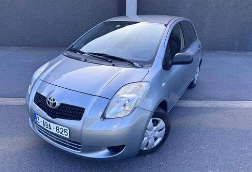 Toyota Yaris 1.0i VVT-i Natura Prêt à immatriculer