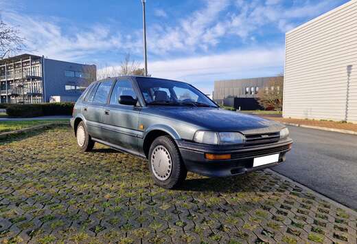 Toyota E90 5 portes Impeccable Prete à immatriculer