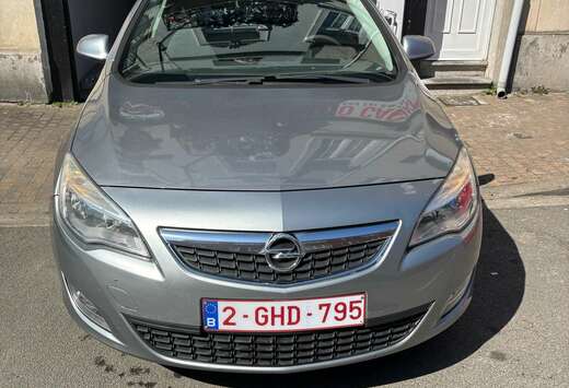 Opel 1.6i Cosmo