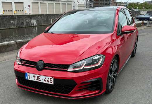Volkswagen Golf 2.0 TSI Performance DSG