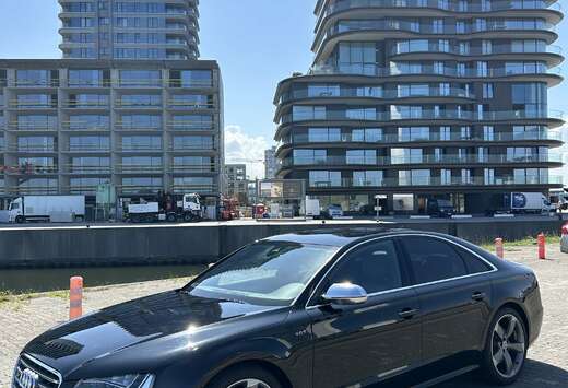 Audi 4.0 V8 TFSI Quattro Tiptronic