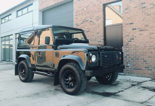 Land Rover 90 SE TD4 2.2 Turbo // GEREVISEERD