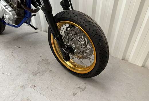 WR 125 X