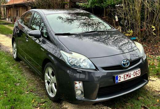 Toyota Prius (Hybrid)