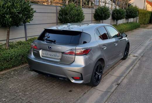 Lexus 1.8i Shadow Edition E-CVT