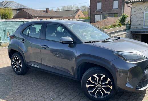 Toyota Yaris Hybrid 1.5i VVT-i E-CVT Dynamic