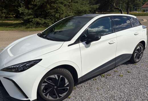 MG MG4 64 kWh Luxury Luxury