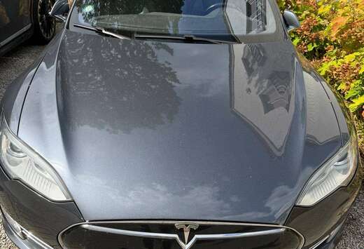 Tesla Model S 85 kWh Dual Motor