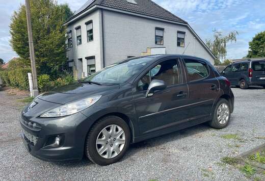Peugeot 1.4i Benzine,Airco,Gps,84.000km.1e eigenaar
