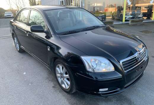 Toyota Avensis 2.0 Turbo D4D 16v Linea Luna