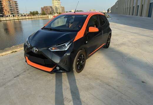 Toyota Aygo x-JBL Full option