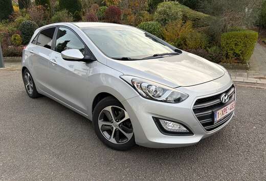 Hyundai i30 1.4i 1 er prop carnet Gps