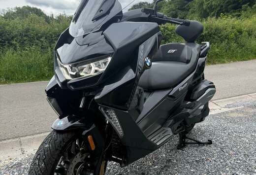 BMW Triple Black
