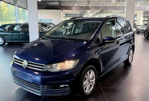 Volkswagen Touran 1.5 TSI  DSG 7 Seats