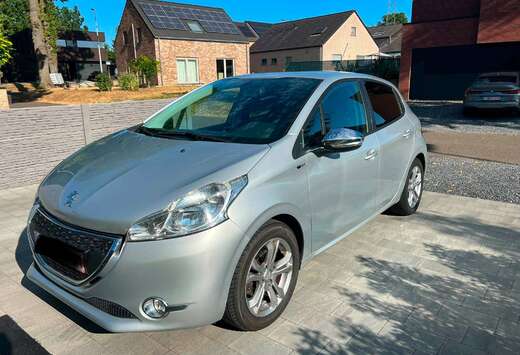 Peugeot 208 1.2i Style