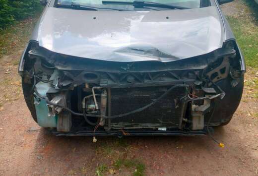 Renault clio3 phase 2 accidentée