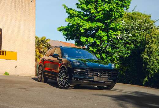 Porsche Cayenne E-Hybrid 3.0 Turbo V6 (346 kW)