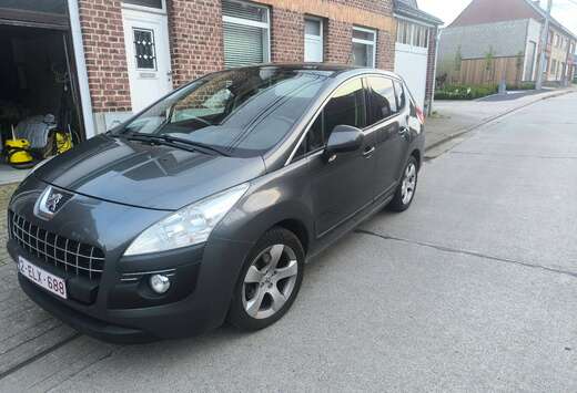 Peugeot 3008 1.6i Premium Pack
