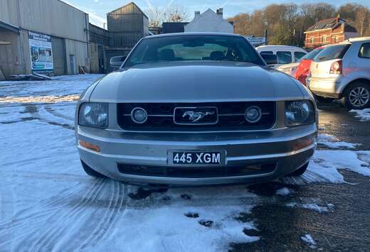 Ford 4.0 220PK 40th Anniversary U.S.A Edition.