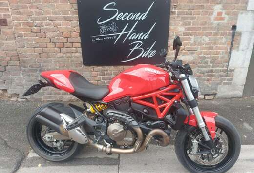MONSTER 821 EN PARFAIT ETAT, DEPOT VENTE, 6950  EU