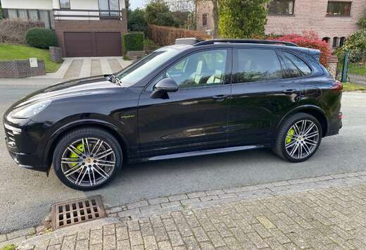 Porsche Cayenne 3.0i V6 PHEV S Platinum Edition Tiptr ...
