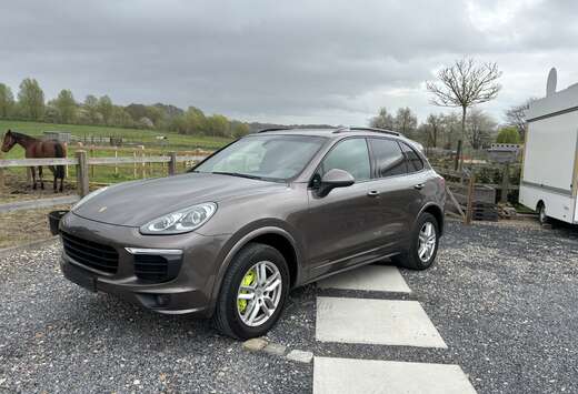Porsche S Hybrid Tiptronic