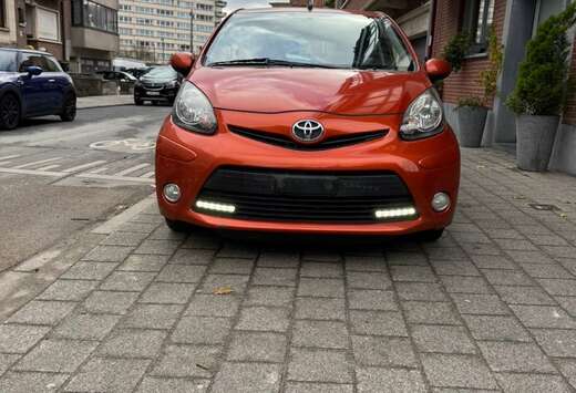 Toyota 1.0i Orange Spice MMT *BELGE*NEW