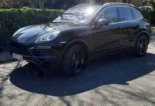 Porsche 4.8i V8 S Tiptronic