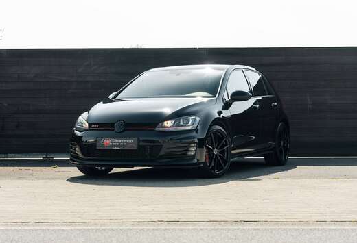 Volkswagen Golf 2.0 TSI Performance DSG