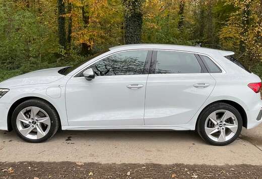 Audi Sportback 40 TFSI e PHEV S line tronic (150 kW)