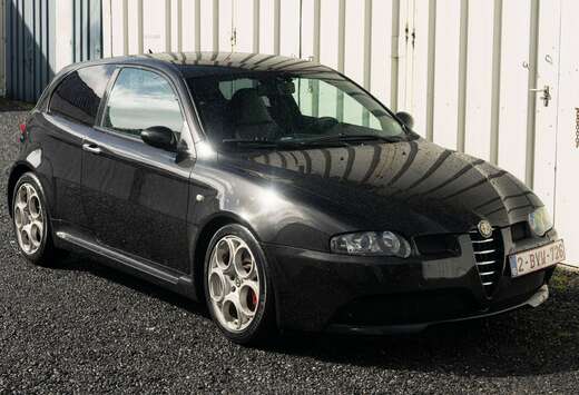 Alfa Romeo GTA 3.2i V6 24v