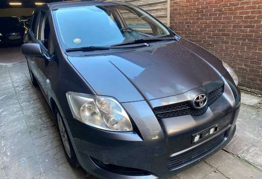 Toyota Auris 1.4 D-4D Linea Luna